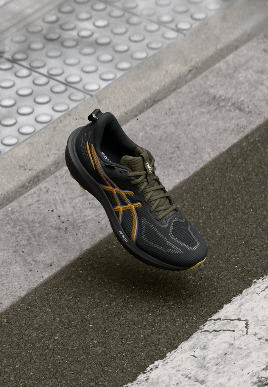 Кроссовки ASICS GT 1000 14 GTX, Black/Dark Blue/Black
Кроссовки ASICS GT 1000 14 GTX, Black/Dark Blue/Black