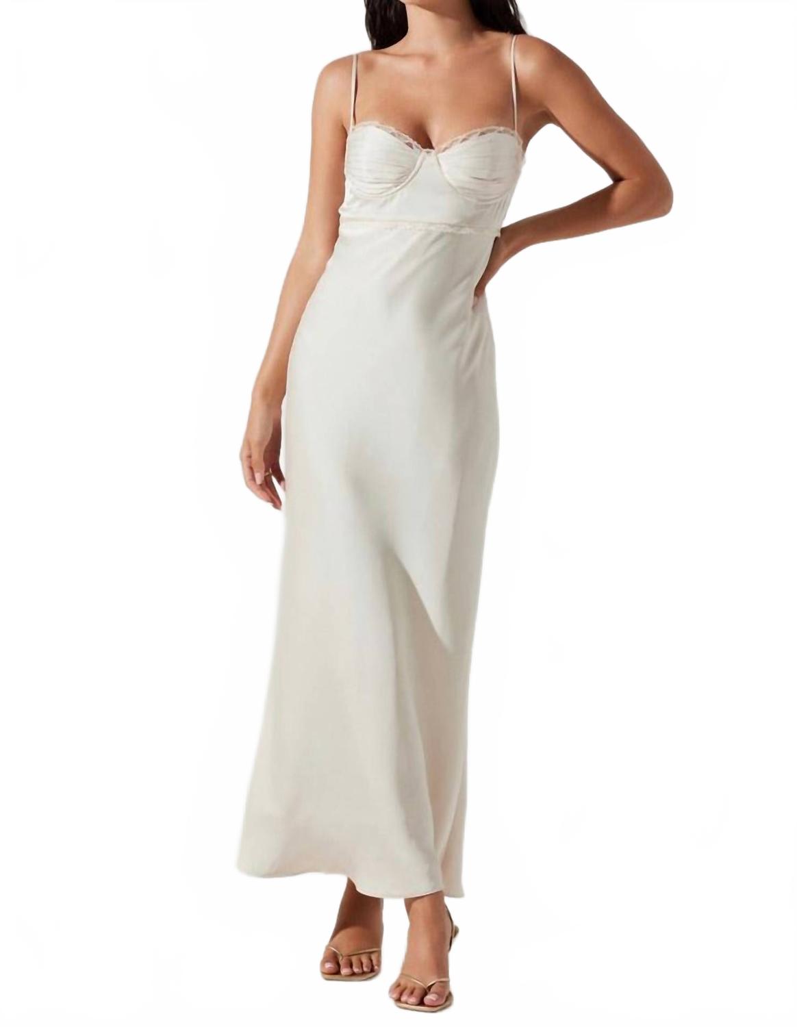 Флорианн платье макси в шампанском ASTR, Champagne
Флорианн платье макси в шампанском ASTR, Champagne