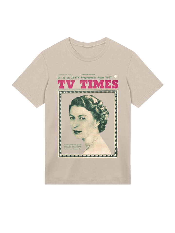 Футболка TV Times Королева Елизавета II 1957 Покрытая песком F4NT4STIC
Футболка TV Times Королева Елизавета II 1957 Покрытая песком F4NT4STIC