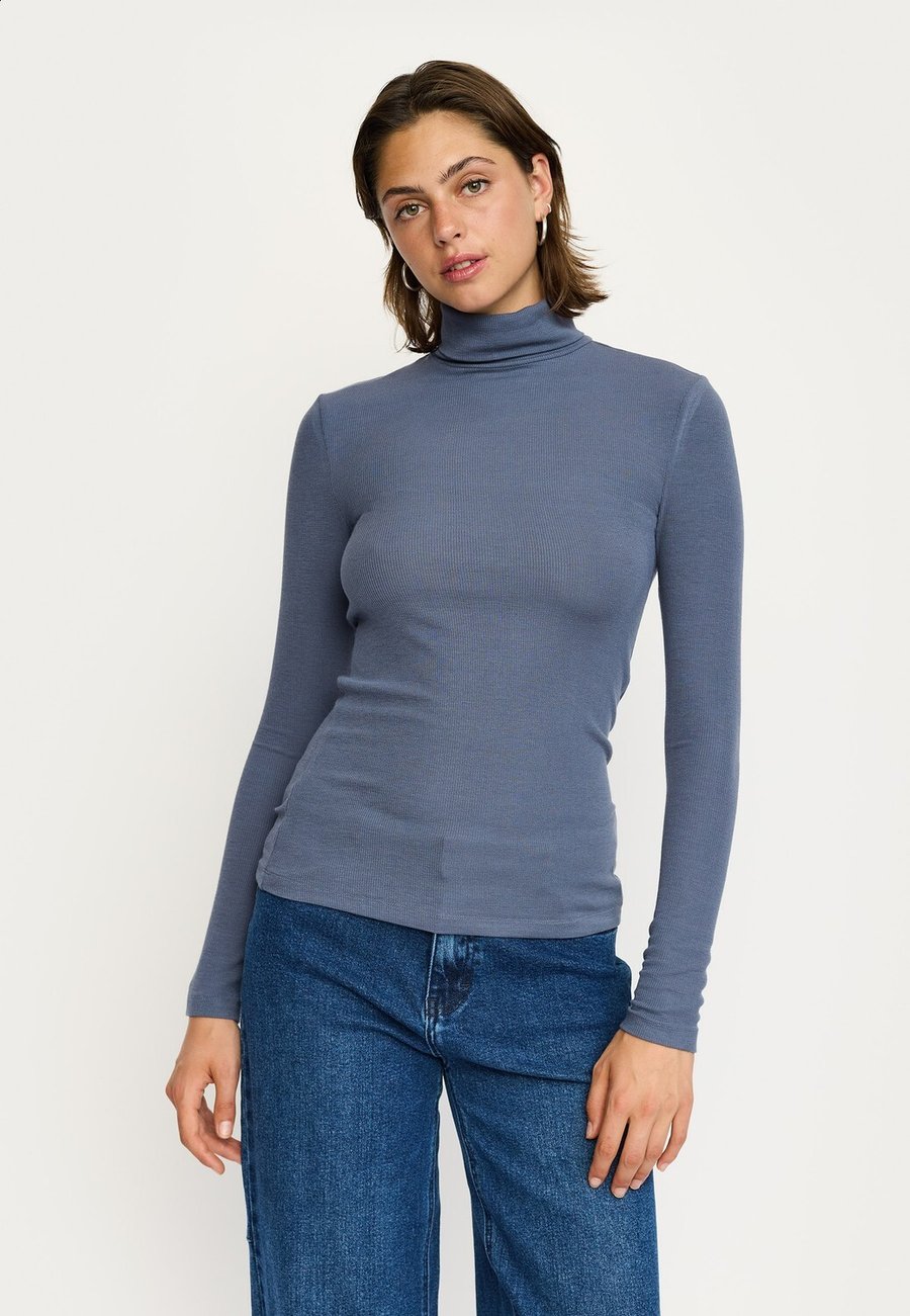 Джемпер Soft Rebels Jumper, Grisaille/Blue
Джемпер Soft Rebels Jumper, Grisaille/Blue