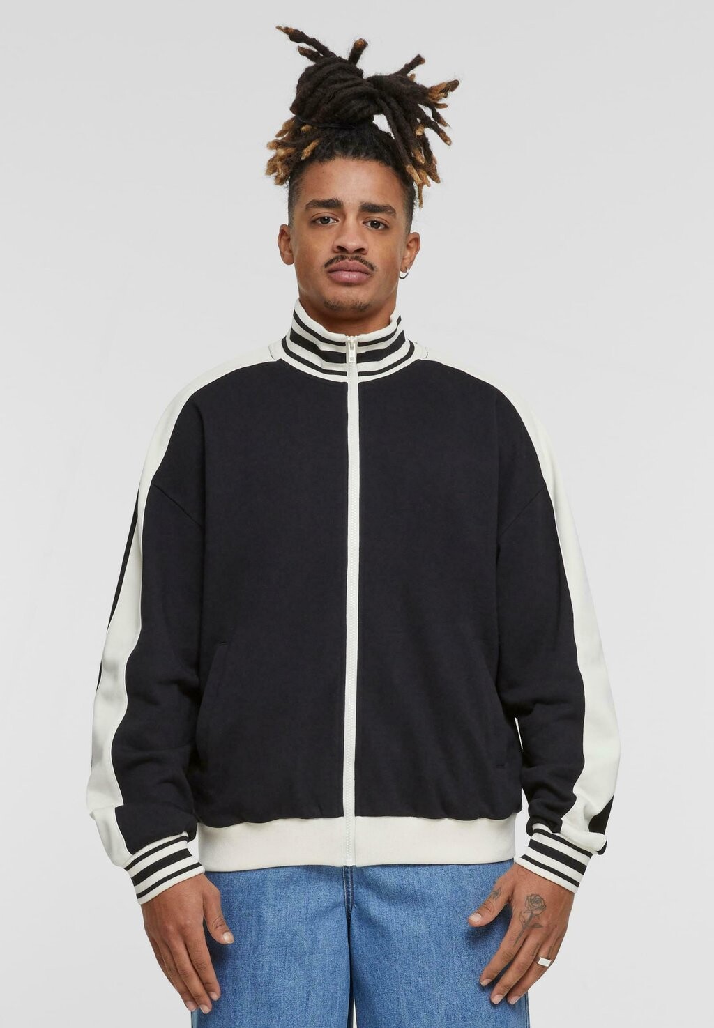 Тренировочная куртка RETRO TRACK Urban Classics, черный
Тренировочная куртка RETRO TRACK Urban Classics, черный