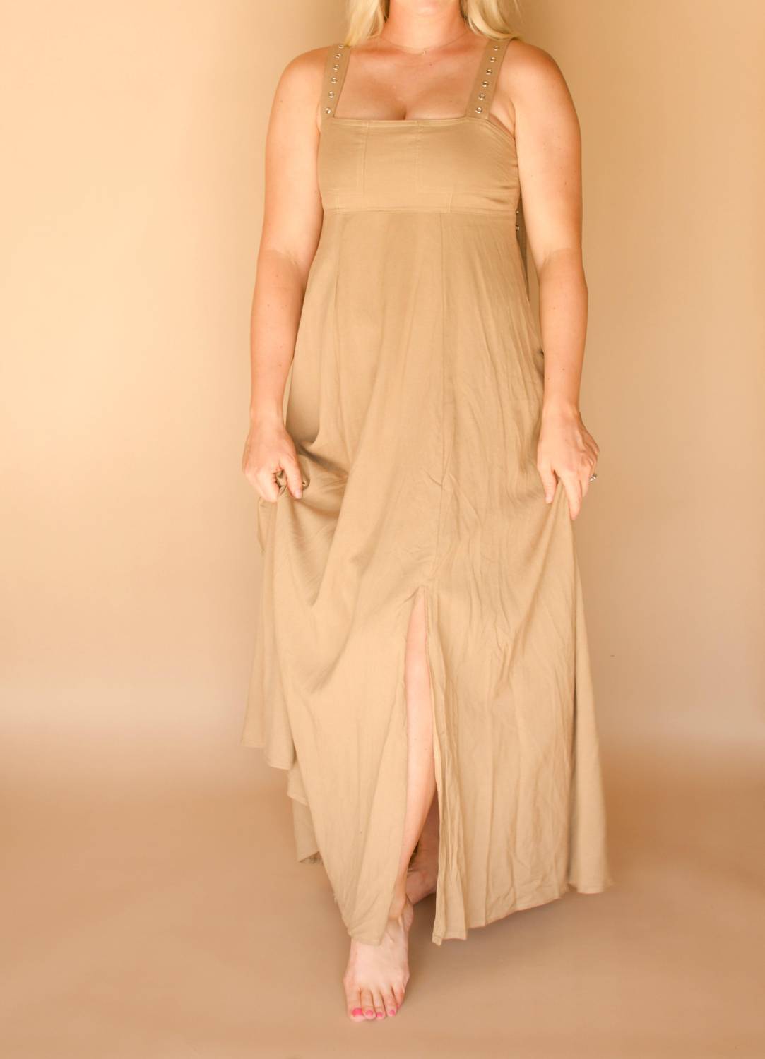 Платье Ruthie в бежевом цвете IN-LOOM
Платье Ruthie в бежевом цвете IN-LOOM