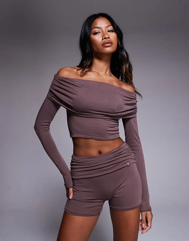 Короткие шорты Bo&Tee с отворотом, серо-коричневый цвет
Короткие шорты Bo&Tee с отворотом, серо-коричневый цвет