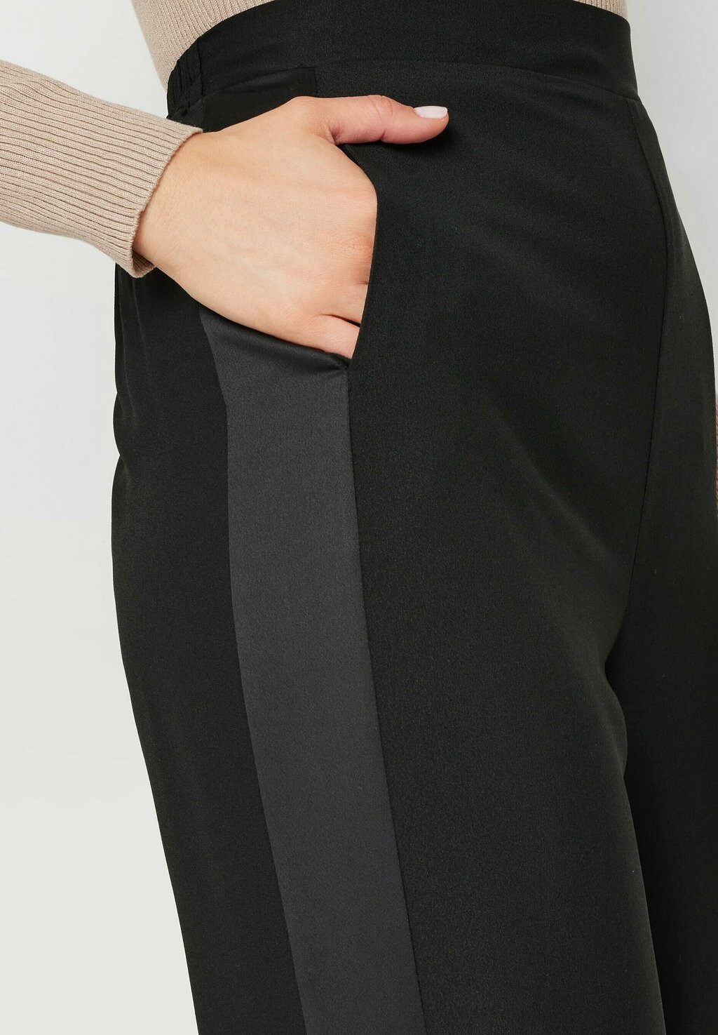 Брюки SIDE STRIPE Long Tall Sally, черный
Брюки SIDE STRIPE Long Tall Sally, черный