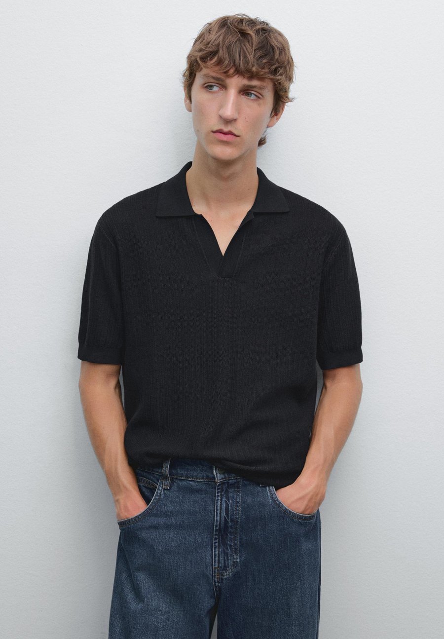 Поло Massimo Dutti SHORT SLEEVE JACQUARD, Dark Blue
Поло Massimo Dutti SHORT SLEEVE JACQUARD, Dark Blue