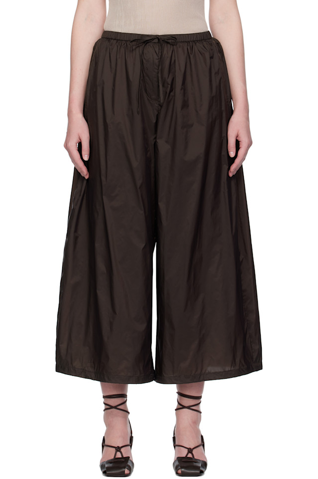 Нейлоновые брюки для отдыха с защипами Amomento, коричневый
Нейлоновые брюки для отдыха с защипами Amomento, коричневый