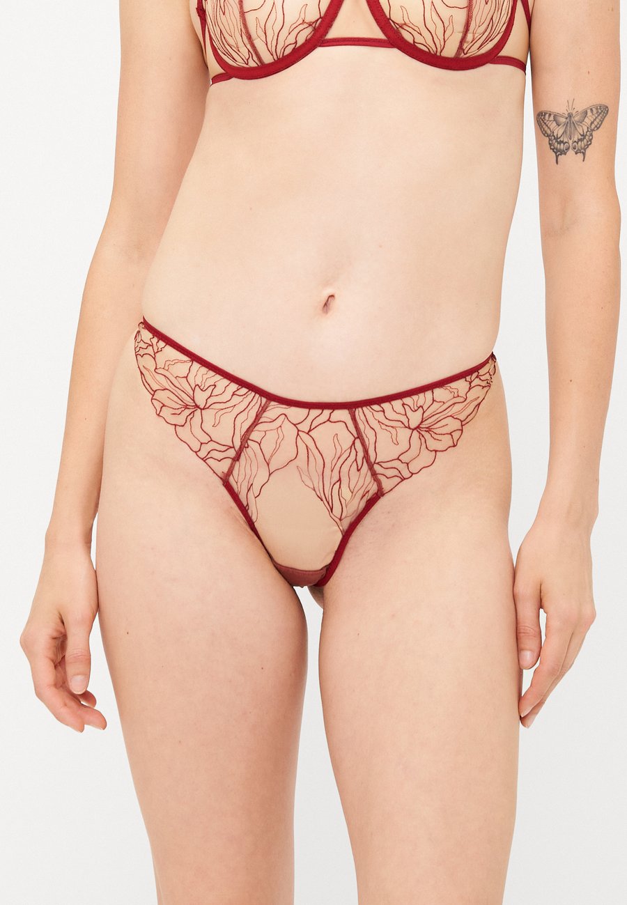 Трусы Undress Code Thong, Burgundy/Bordeaux
Трусы Undress Code Thong, Burgundy/Bordeaux