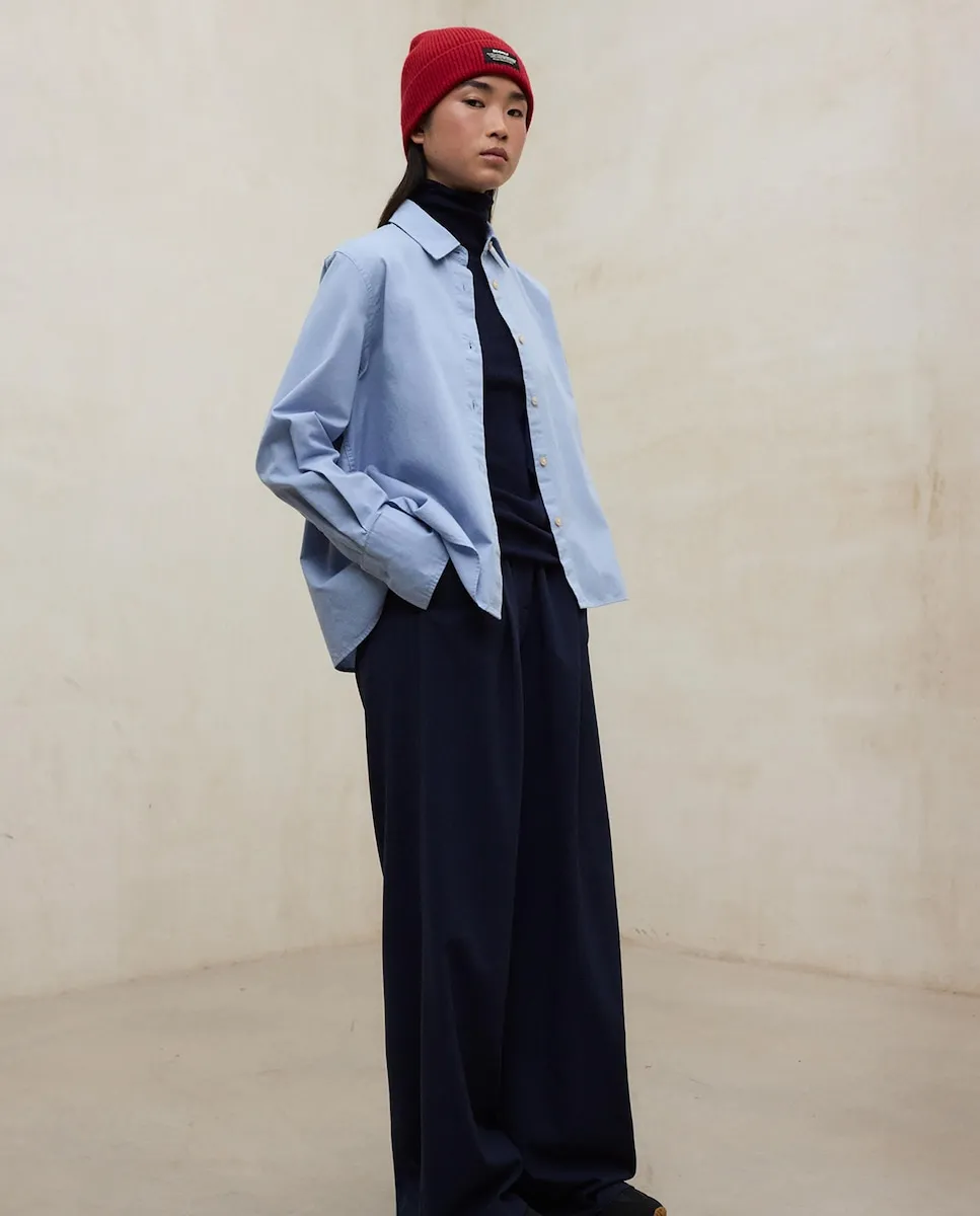 Женская однотонная рубашка с отложным воротником и пуговицами на манжетах Ecoalf, синий
Женская однотонная рубашка с отложным воротником и пуговицами на манжетах Ecoalf, синий