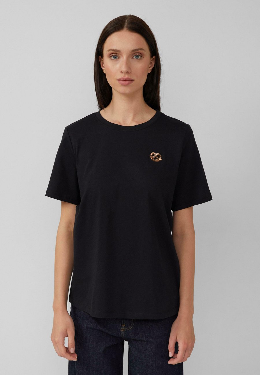 Футболка s.Oliver MIT STICKEREI | VOLKSFEST, Schwarz/Black, Черный, Футболка s.Oliver MIT STICKEREI | VOLKSFEST, Schwarz/Black
Футболка s.Oliver MIT STICKEREI | VOLKSFEST, Schwarz/Black, Черный, Футболка s.Oliver MIT STICKEREI | VOLKSFEST, Schwarz/Black