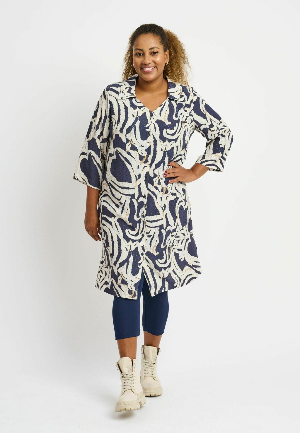 Блузка на пуговицах DAVIA Pont Neuf, темно-синий
Блузка на пуговицах DAVIA Pont Neuf, темно-синий