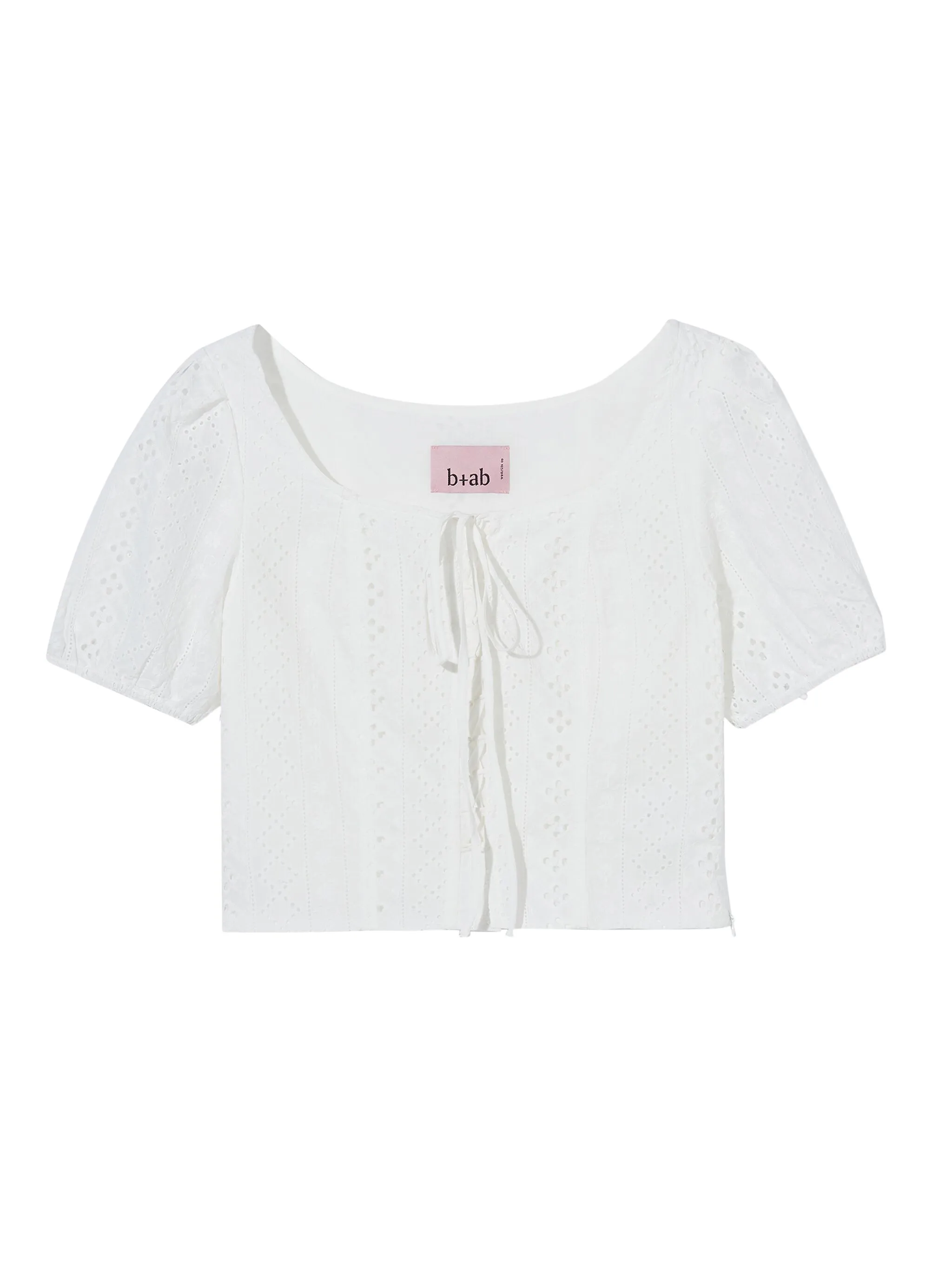 Топ со шнуровкой и люверсами B+Ab, белый
Топ со шнуровкой и люверсами B+Ab, белый