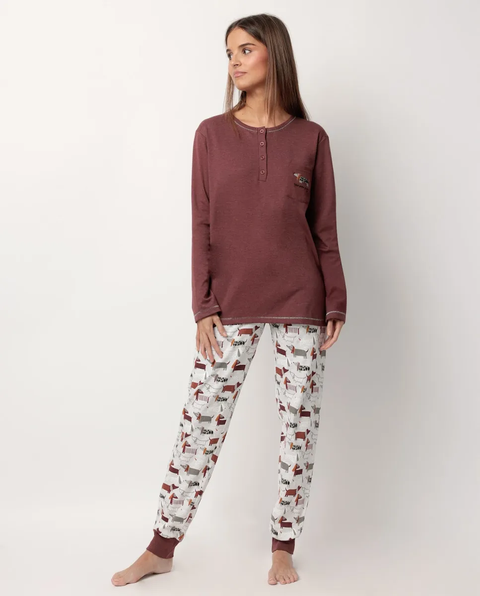 Женская пижама длинная из хлопкового трикотажа коричневого цвета Admas
Женская пижама длинная из хлопкового трикотажа коричневого цвета Admas