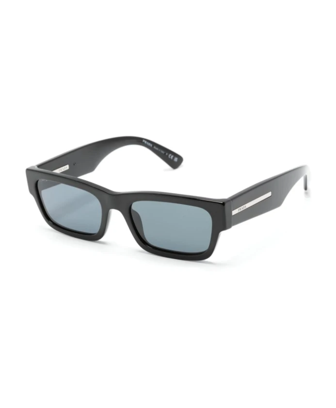 Солнцезащитные очки в оригинальном футляре Prada, черный
Солнцезащитные очки в оригинальном футляре Prada, черный