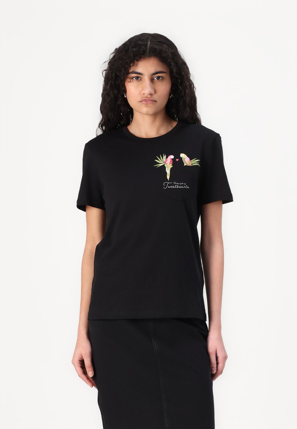 Футболка с принтом ONLPOLLI LIFE POCKET ONLY, черный
Футболка с принтом ONLPOLLI LIFE POCKET ONLY, черный