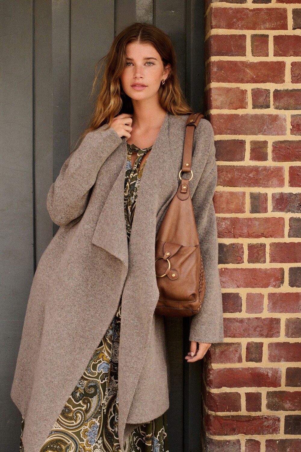 Мягкий на ощупь водопадный длинный вязаный кардиган пальто Next, серый 
Мягкий на ощупь водопадный длинный вязаный кардиган пальто Next, серый