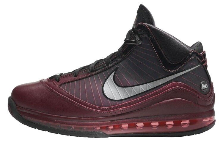 Баскетбольные кроссовки Lebron 7 Vintage Men Mid-top Team Red/Metallic Silver/Black/Hot Red Nike
Баскетбольные кроссовки Lebron 7 Vintage Men Mid-top Team Red/Metallic Silver/Black/Hot Red Nike