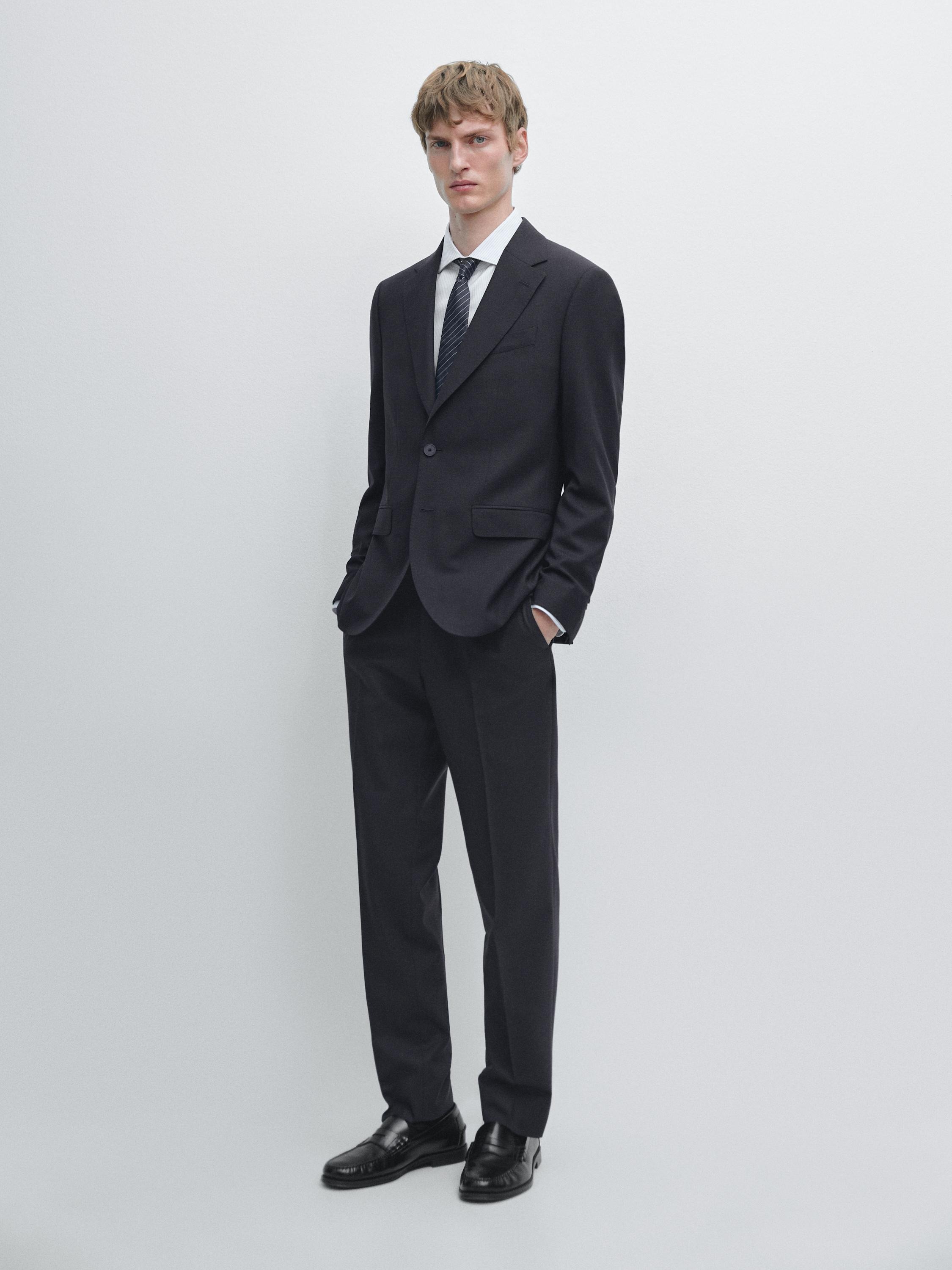 Костюмный блейзер из смесовой шерсти Massimo Dutti, navy blue
Костюмный блейзер из смесовой шерсти Massimo Dutti, navy blue