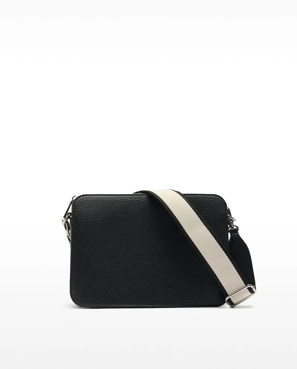 Женская структурированная сумка-бандо с застёжкой-молнией Parfois, черный
Женская структурированная сумка-бандо с застёжкой-молнией Parfois, черный