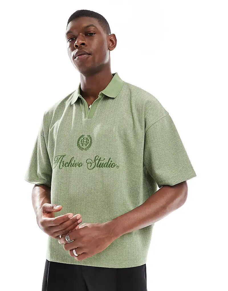 Свободное поло оверсайз от ASOS DESIGN с вышивкой на груди из зеленой шевронной ткани
Свободное поло оверсайз от ASOS DESIGN с вышивкой на груди из зеленой шевронной ткани