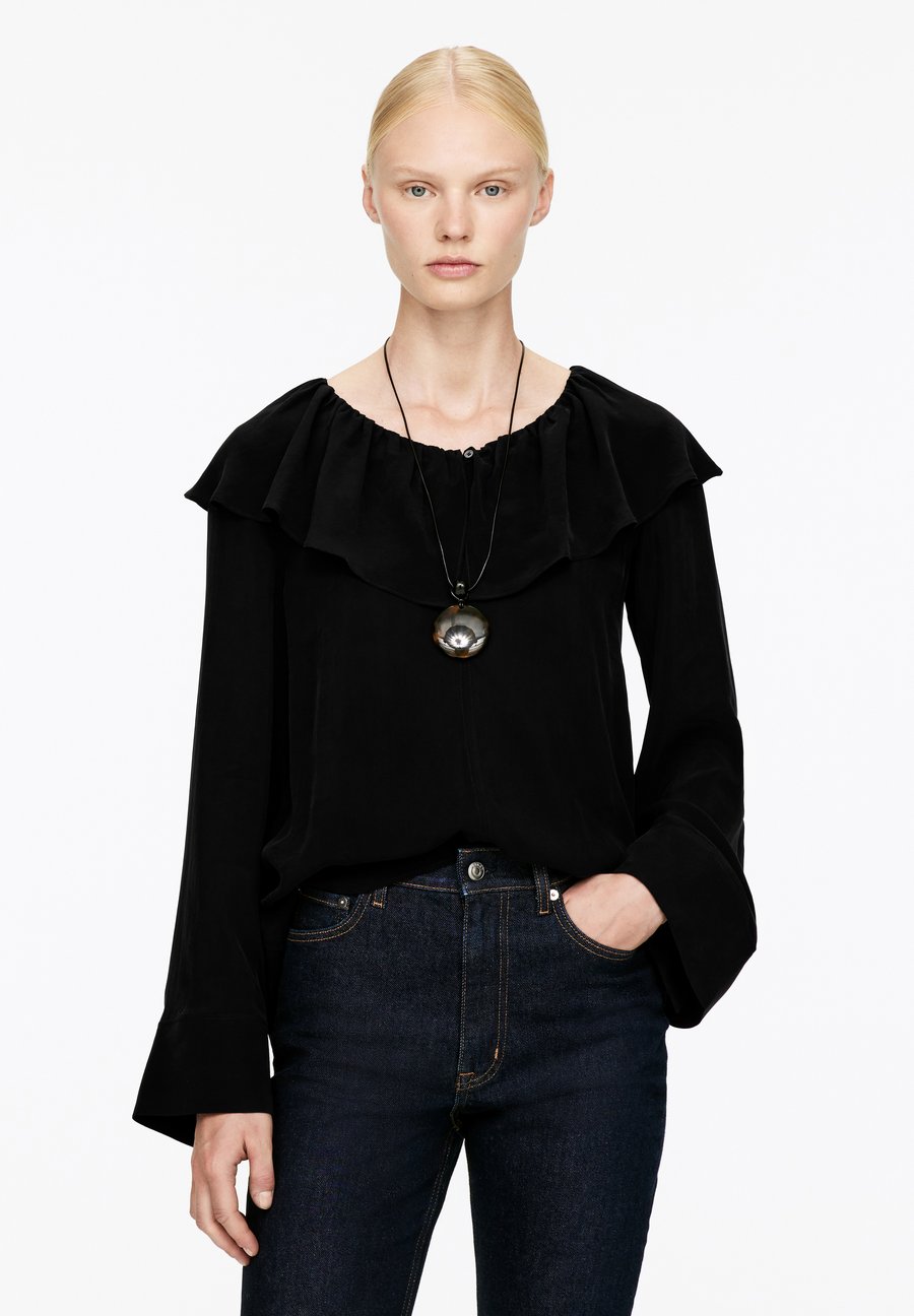 Блуза ARKET Blouse, Black
Блуза ARKET Blouse, Black
