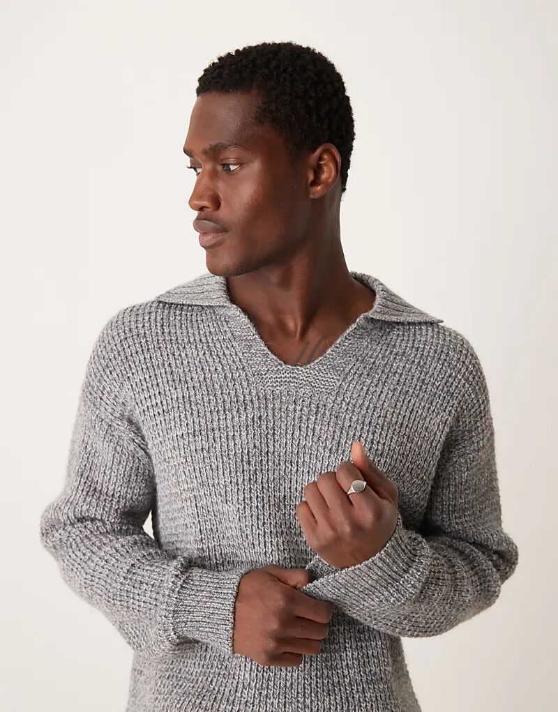 Свитер крупной вязки с широким V-образным вырезом серого цвета Mango
Свитер крупной вязки с широким V-образным вырезом серого цвета Mango