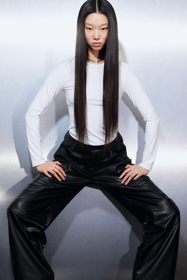 Джинсовые брюки карго H&M, черный
Джинсовые брюки карго H&M, черный