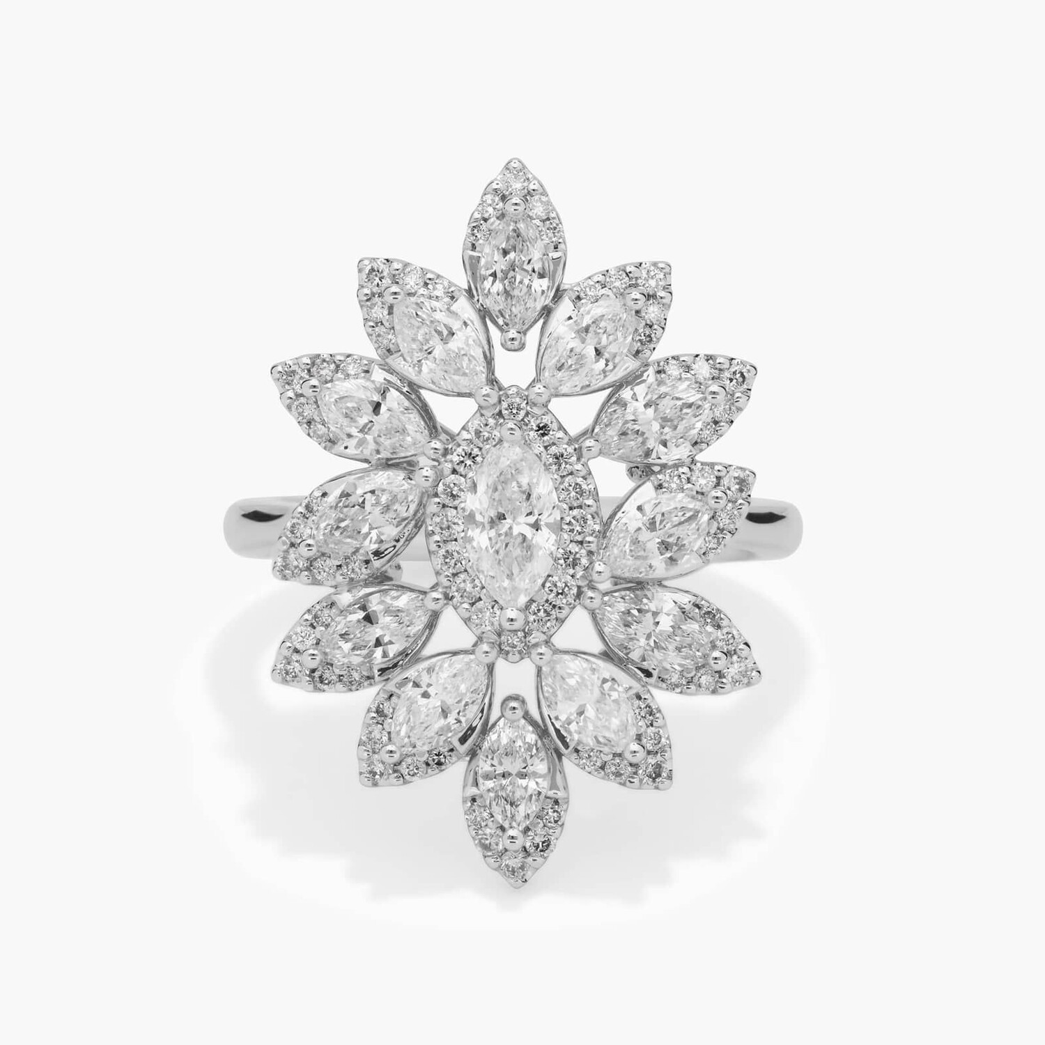 Модное кольцо с бриллиантом маркиза в форме цветка из 14-каратного белого золота (1 1/2 карата) Blue Nile
Модное кольцо с бриллиантом маркиза в форме цветка из 14-каратного белого золота (1 1/2 карата) Blue Nile