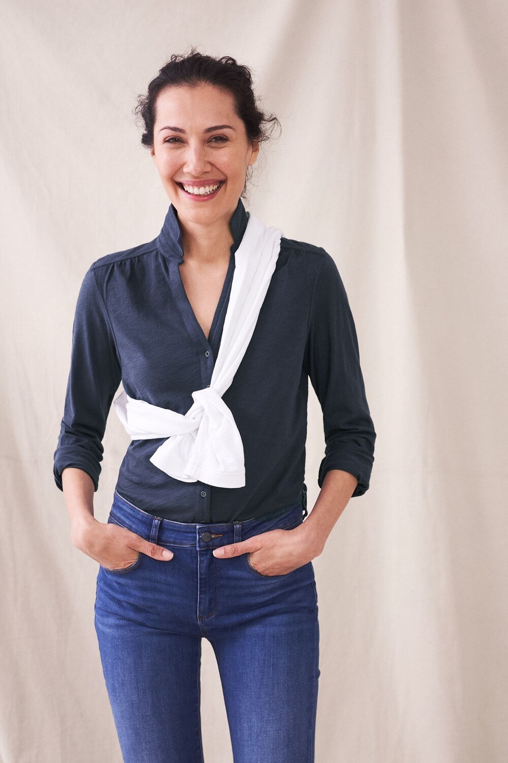 Темно-синяя трикотажная рубашка Annie White Stuff, синий
Темно-синяя трикотажная рубашка Annie White Stuff, синий