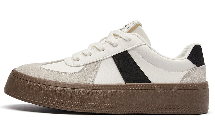 Кеды, скейтборд обувь женская низкая La Chapelle, бежевый/черный
Кеды, скейтборд обувь женская низкая La Chapelle, бежевый/черный