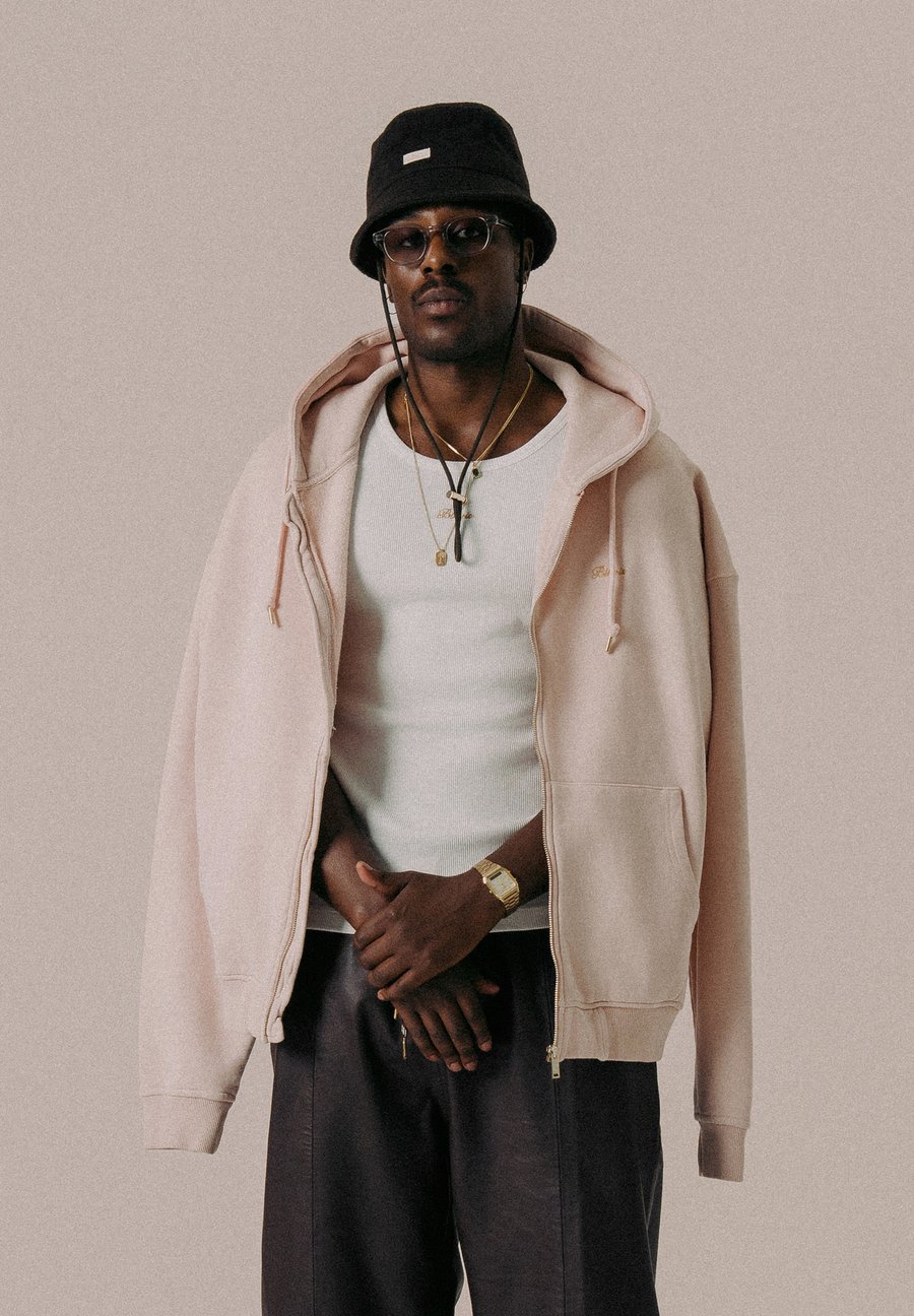 Худи BLKVIS SCRIPT UNISEX, Sepia Rose/Light Pink
Худи BLKVIS SCRIPT UNISEX, Sepia Rose/Light Pink