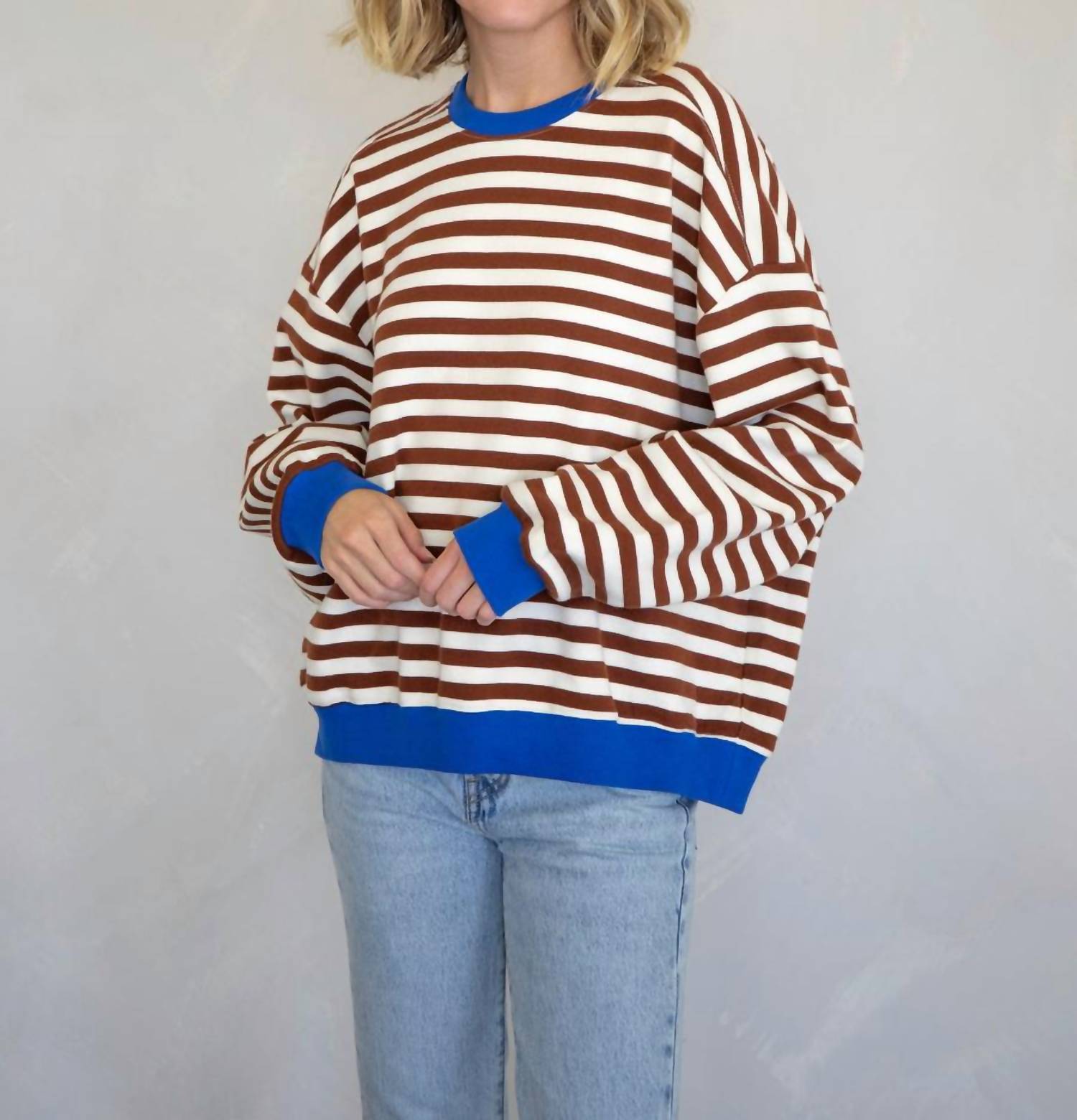 Свитшот Porter Top в коричневом цвете Things Between
Свитшот Porter Top в коричневом цвете Things Between