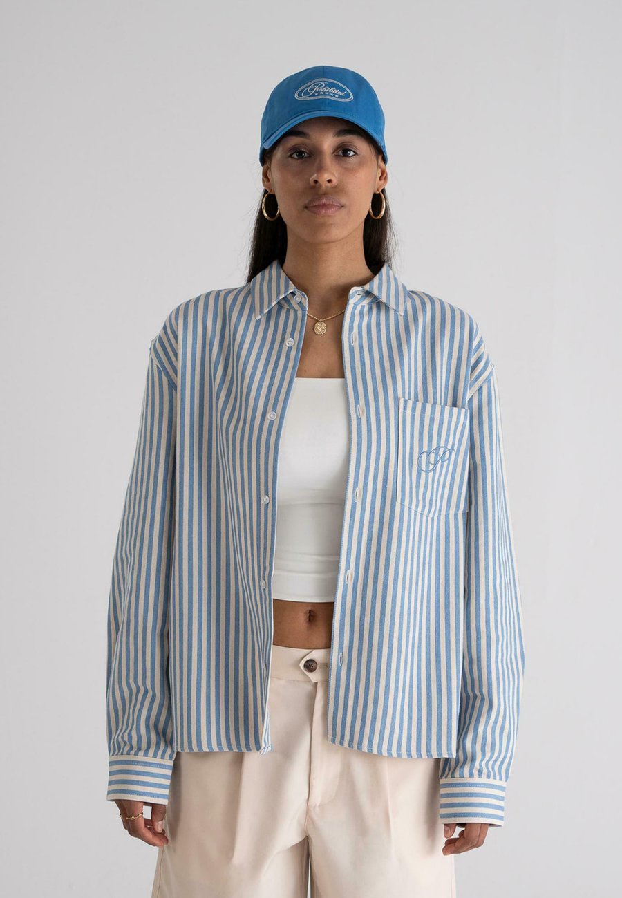 Рубашка PROHIBITED Shirt, Blue White/Dark Blue
Рубашка PROHIBITED Shirt, Blue White/Dark Blue