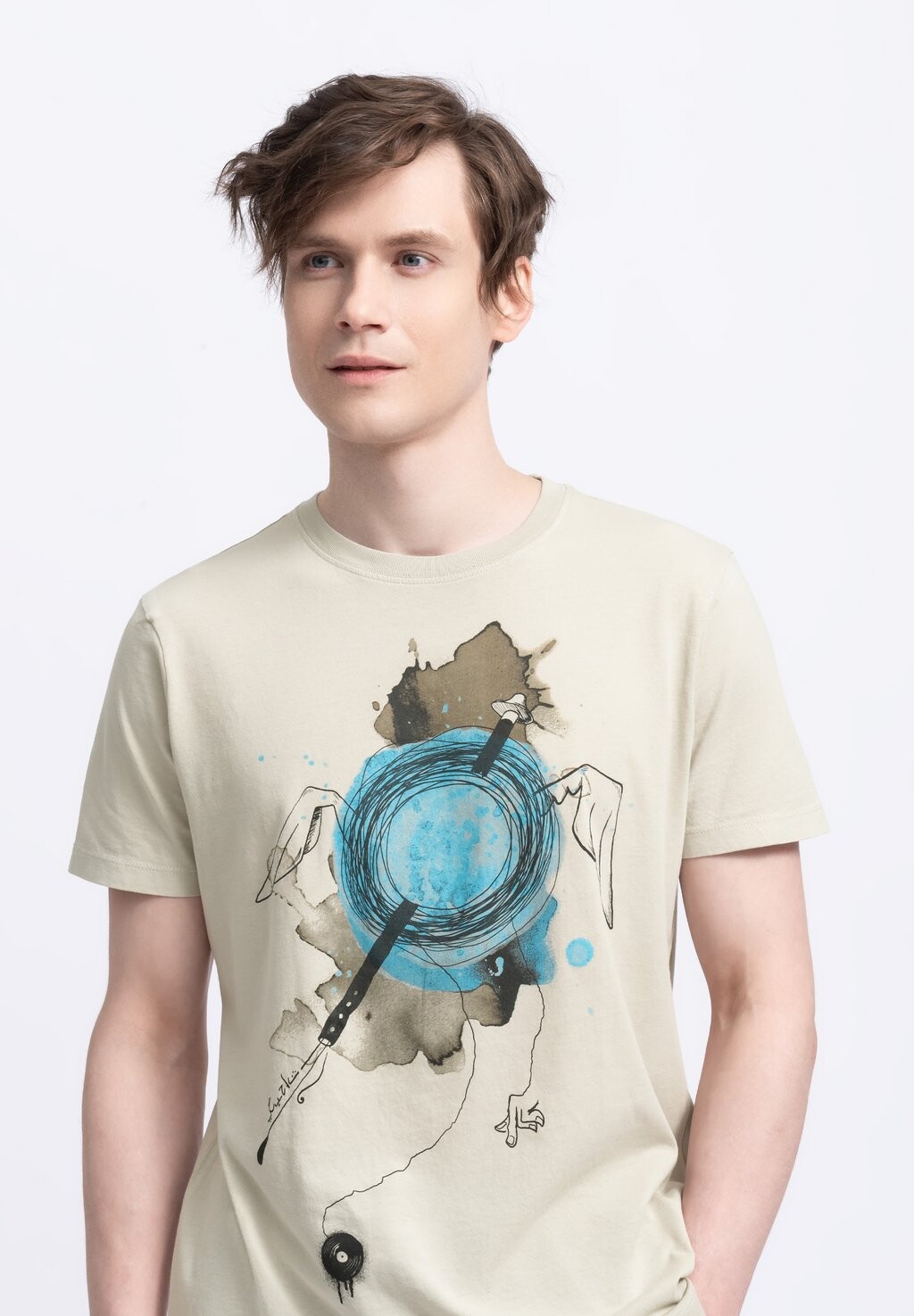 Принт на футболке NEYZ KAFT, бежевый
Принт на футболке NEYZ KAFT, бежевый