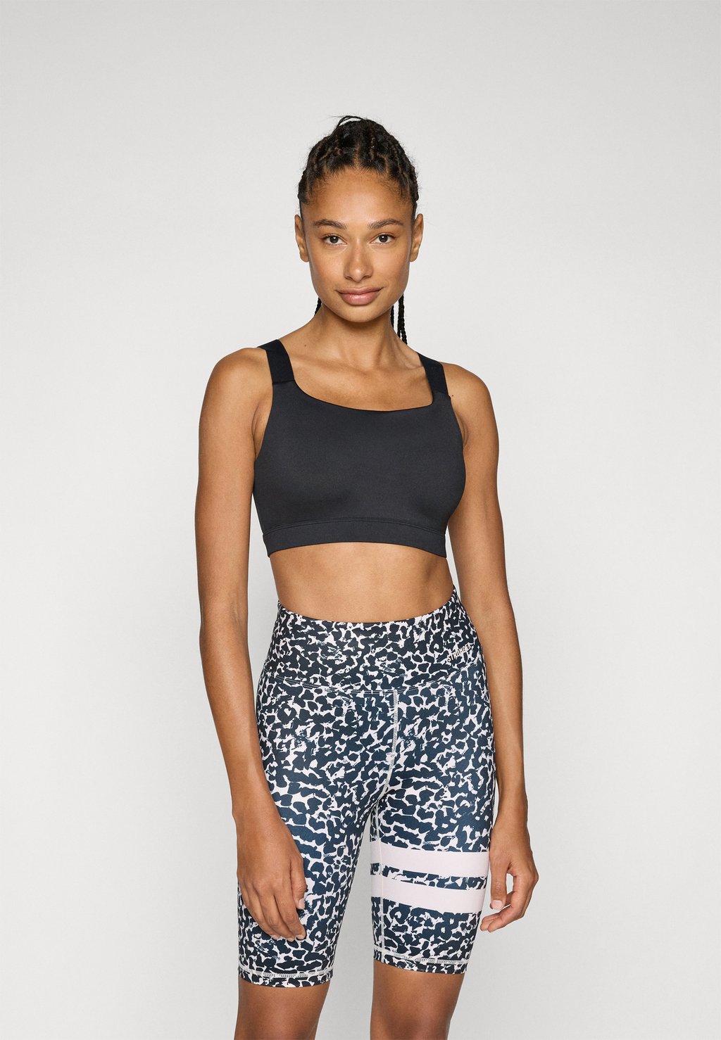 Спортивный бюстгальтер средней поддержки LOGO HIGH SUPPORT BRA Stronger, черный
Спортивный бюстгальтер средней поддержки LOGO HIGH SUPPORT BRA Stronger, черный