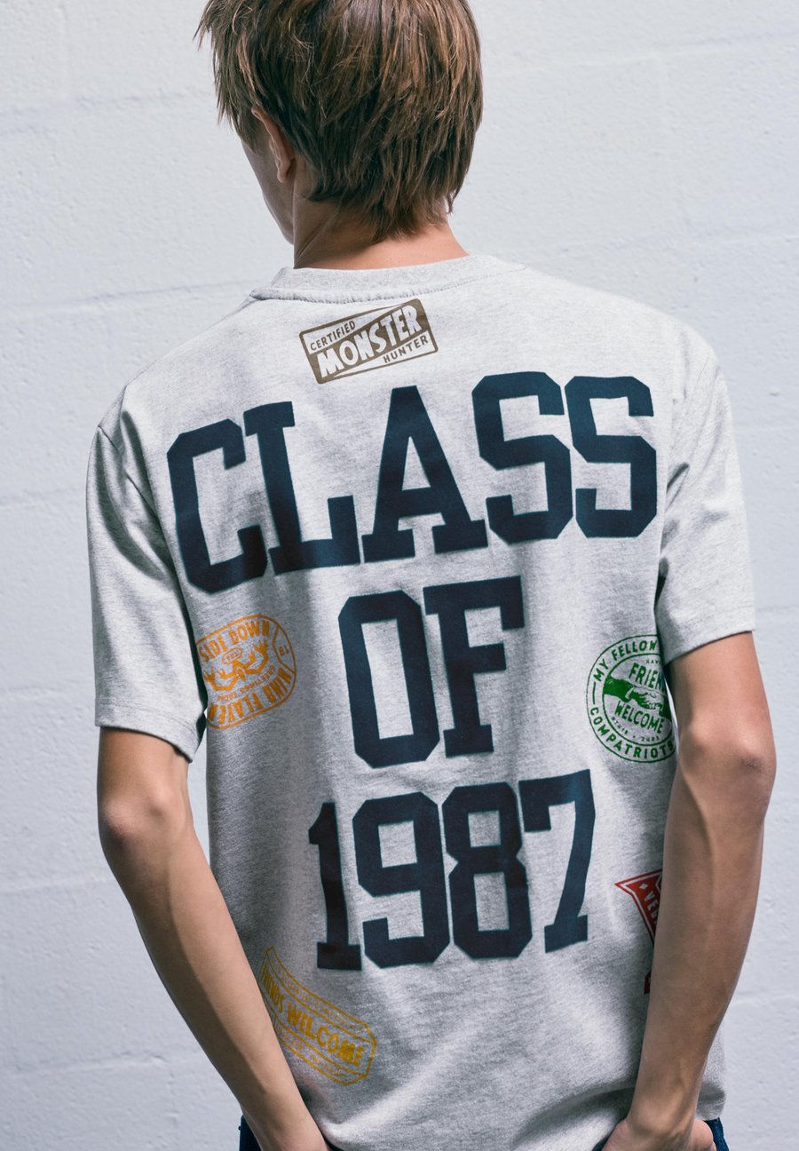 Футболка PULL&BEAR STRANGER THINGS, Light Grey
Футболка PULL&BEAR STRANGER THINGS, Light Grey