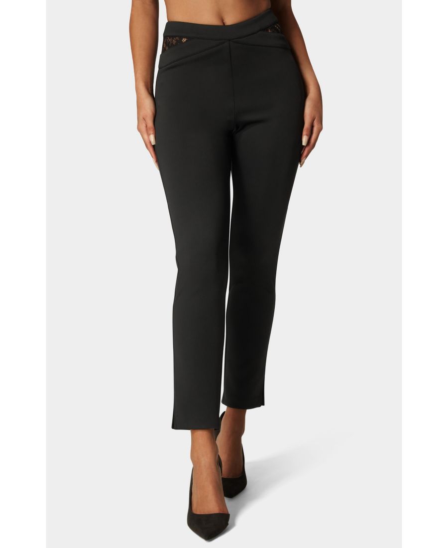 Женские брюки-сабо с высокой талией и зауженными штанинами Bebe, Black
Женские брюки-сабо с высокой талией и зауженными штанинами Bebe, Black