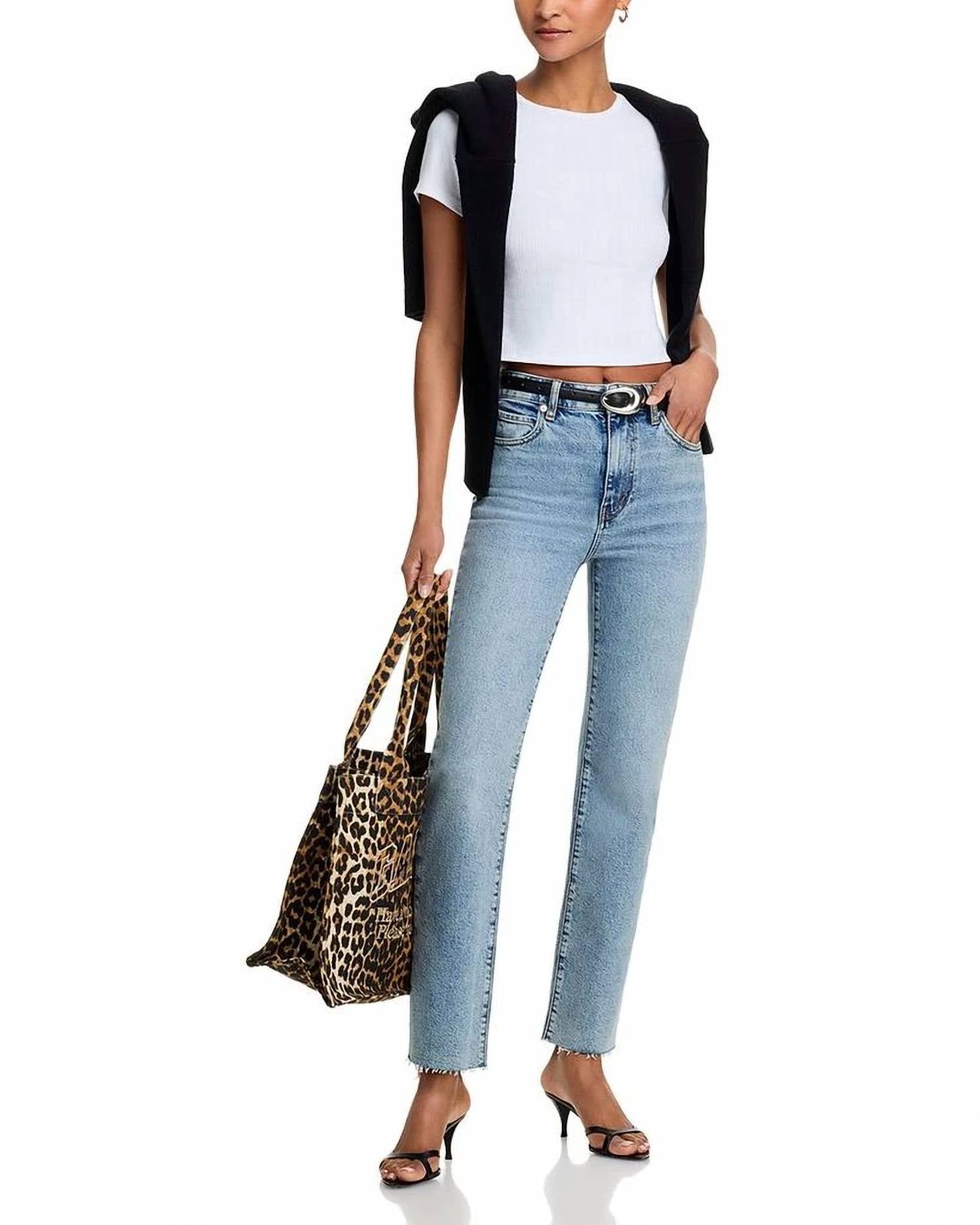 Джинсы Ruler Crop High Rise Straight в индиго с эффектом винтажного потертого края FRAME
Джинсы Ruler Crop High Rise Straight в индиго с эффектом винтажного потертого края FRAME