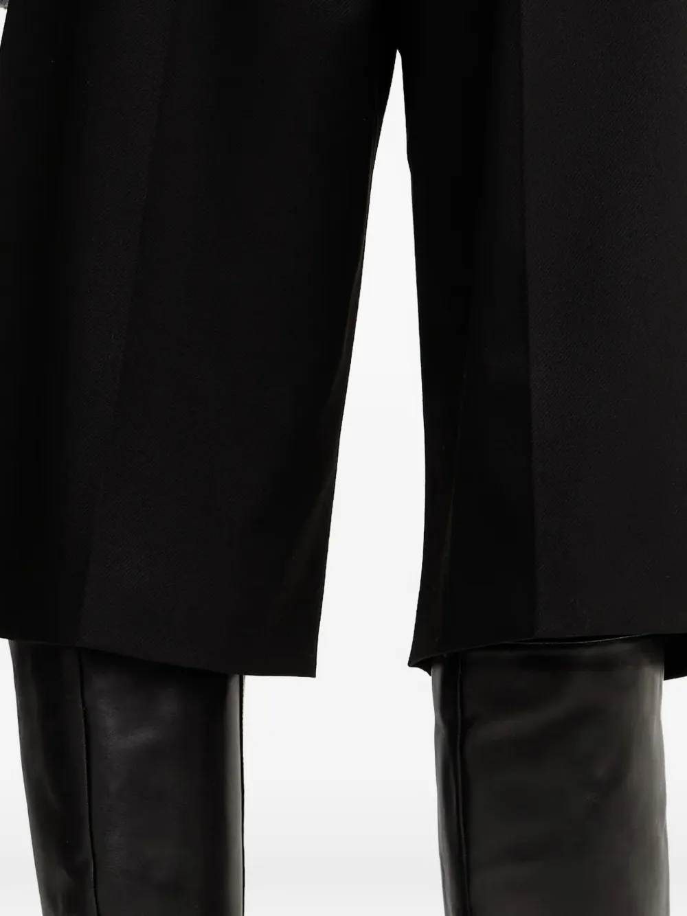 Шорты Talarina Boss, черный
Шорты Talarina Boss, черный