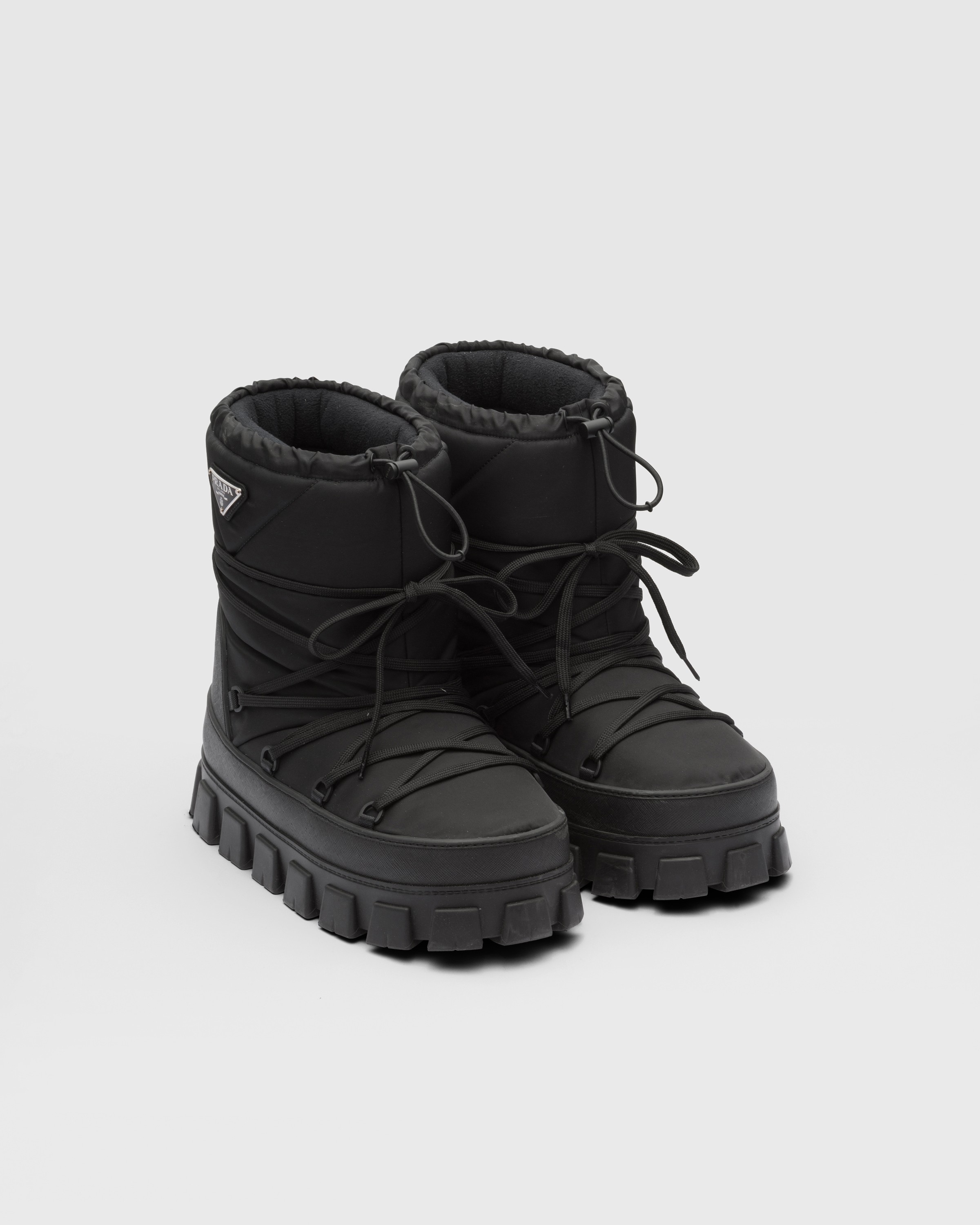 Ботильоны après ski из габардина Re-Nylon Prada, черный
Ботильоны après ski из габардина Re-Nylon Prada, черный