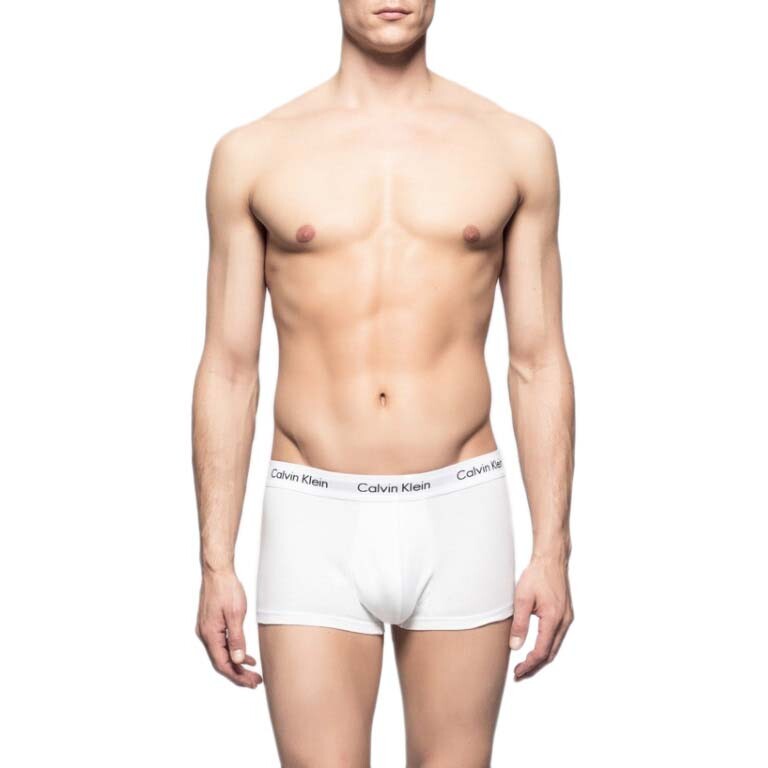 Боксеры Calvin Klein Low Rise 3 шт, белый
Боксеры Calvin Klein Low Rise 3 шт, белый