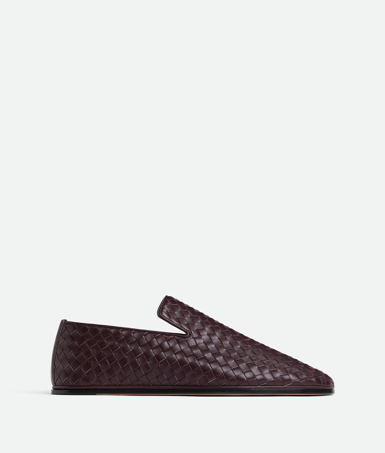 Воскресная тапочка BOTTEGA VENETA, темный бароло
Воскресная тапочка BOTTEGA VENETA, темный бароло
