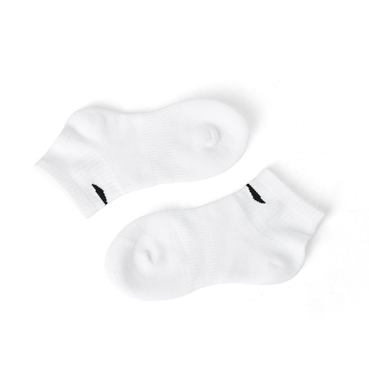 LINING Низкие носки унисекс белые
LINING Низкие носки унисекс белые