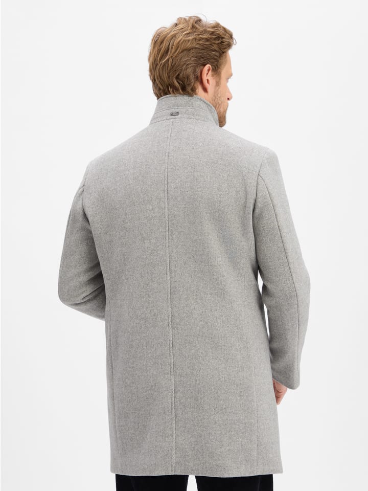 пальто светло-серого цвета Bugatti
пальто светло-серого цвета Bugatti