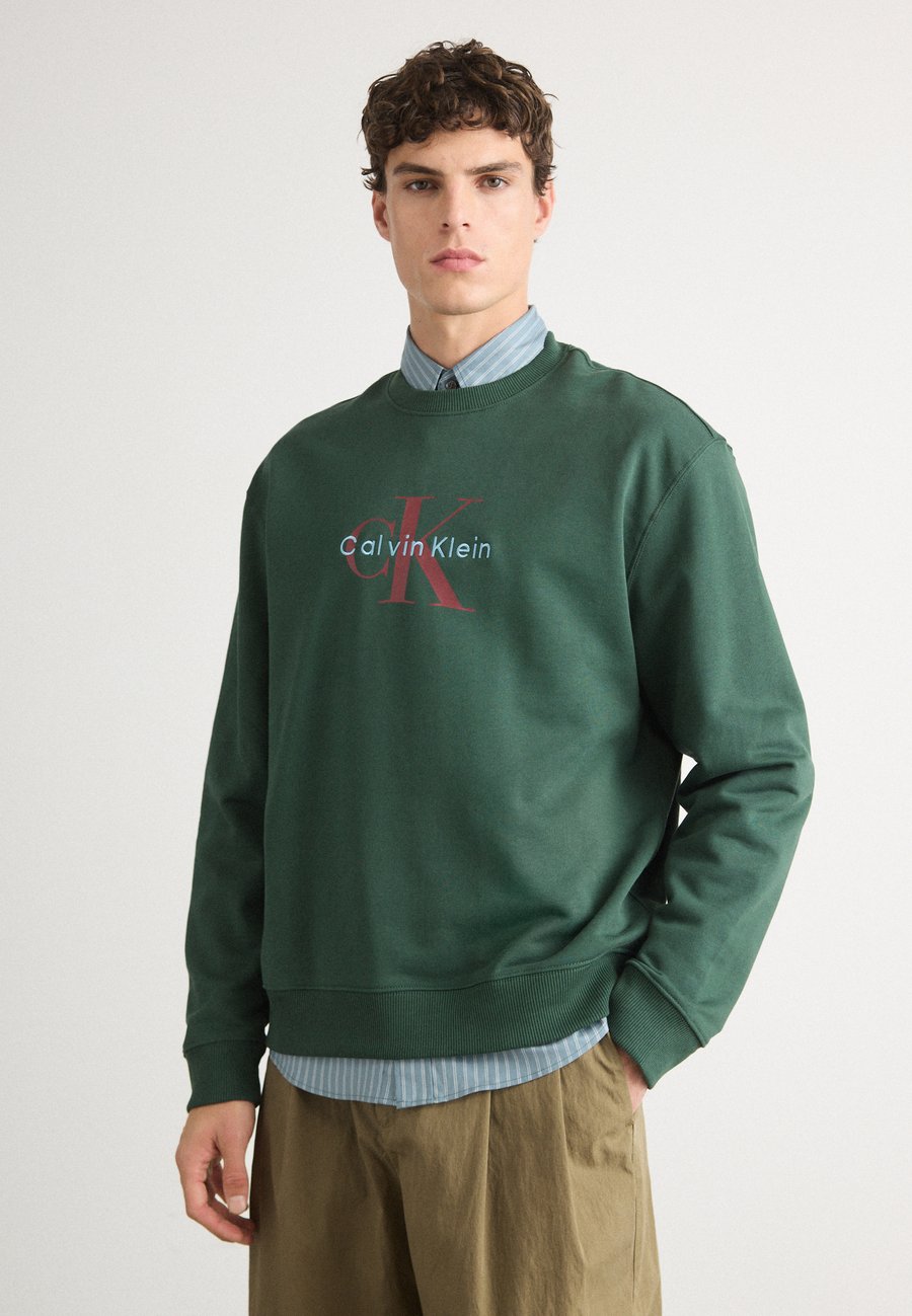 Толстовка Calvin Klein Jeans MONOLOGO, Sycamore/Green
Толстовка Calvin Klein Jeans MONOLOGO, Sycamore/Green