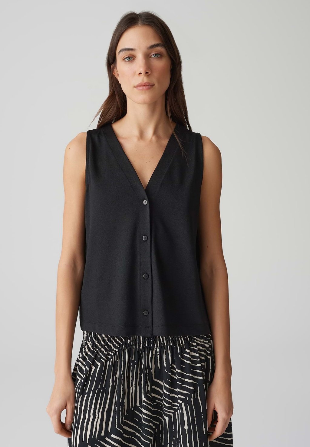 Жилет REGULAR FIT OPUS, черный
Жилет REGULAR FIT OPUS, черный