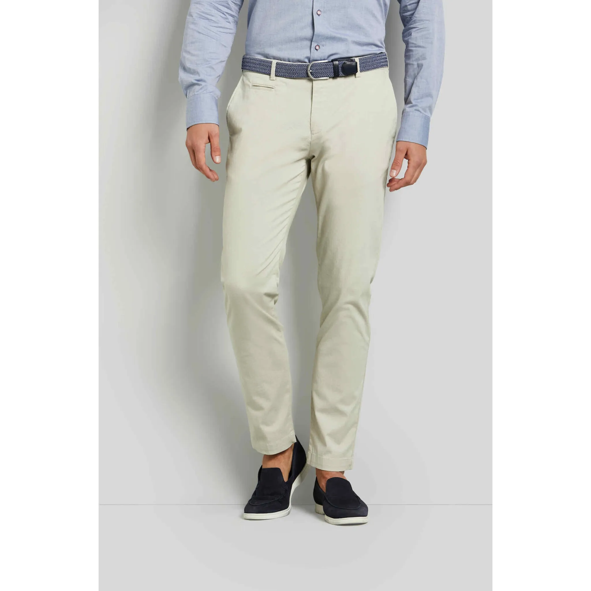 Брюки-чиносы Bugatti, обеспечивающие свободу движений, бежевый
Брюки-чиносы Bugatti, обеспечивающие свободу движений, бежевый