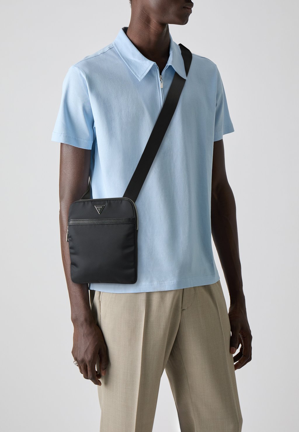 Сумка через плечо MILANO CROSSBODY FLAT - Across body bag Guess, черный
Сумка через плечо MILANO CROSSBODY FLAT - Across body bag Guess, черный