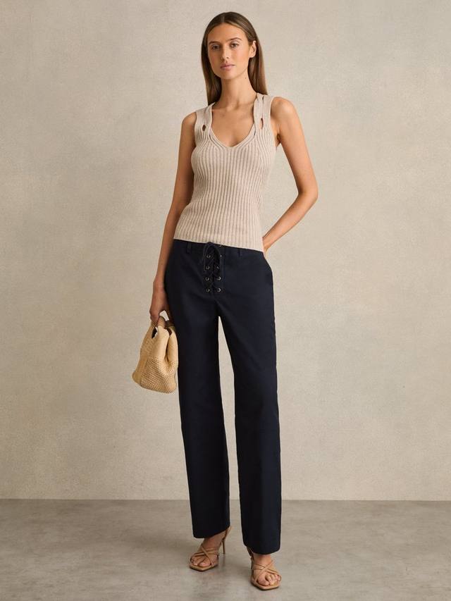 Брюки Clement с деталями в виде галстука Reiss, Navy
Брюки Clement с деталями в виде галстука Reiss, Navy