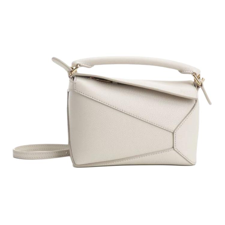 LOEWE Пазл коровья кожа мини-сумка через плечо женская white
LOEWE Пазл коровья кожа мини-сумка через плечо женская white