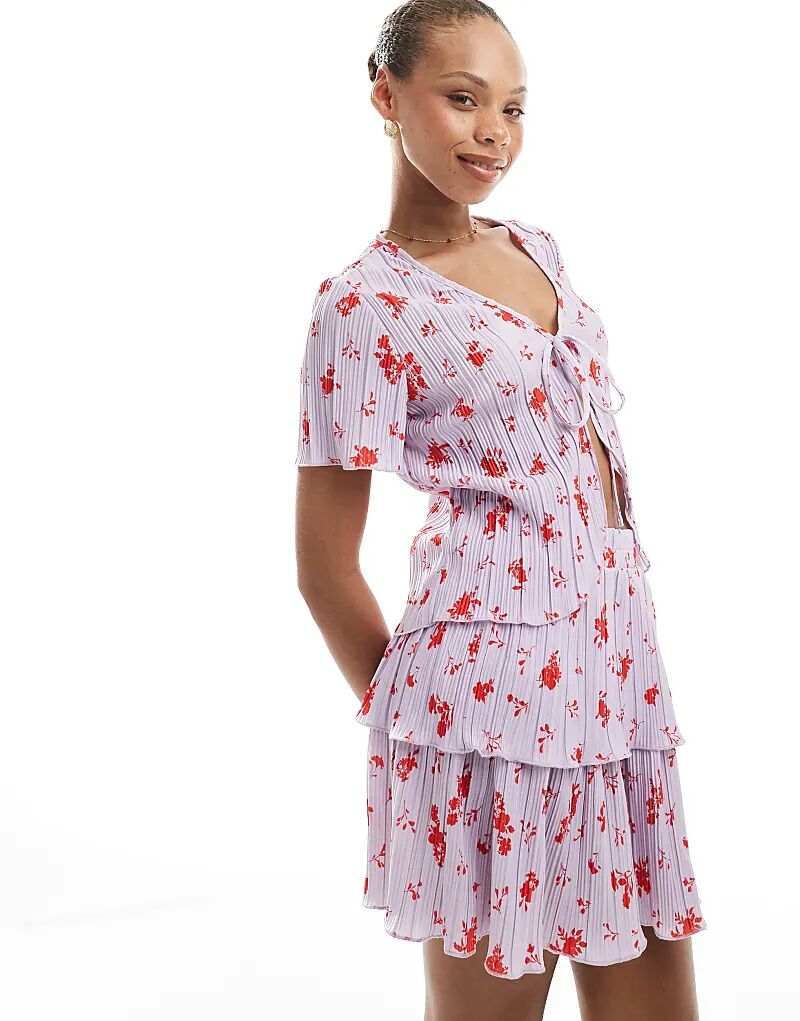 Комплект из завязок спереди, плиссированный топ с лавандовым цветочным принтом
Комплект из завязок спереди, плиссированный топ с лавандовым цветочным принтом